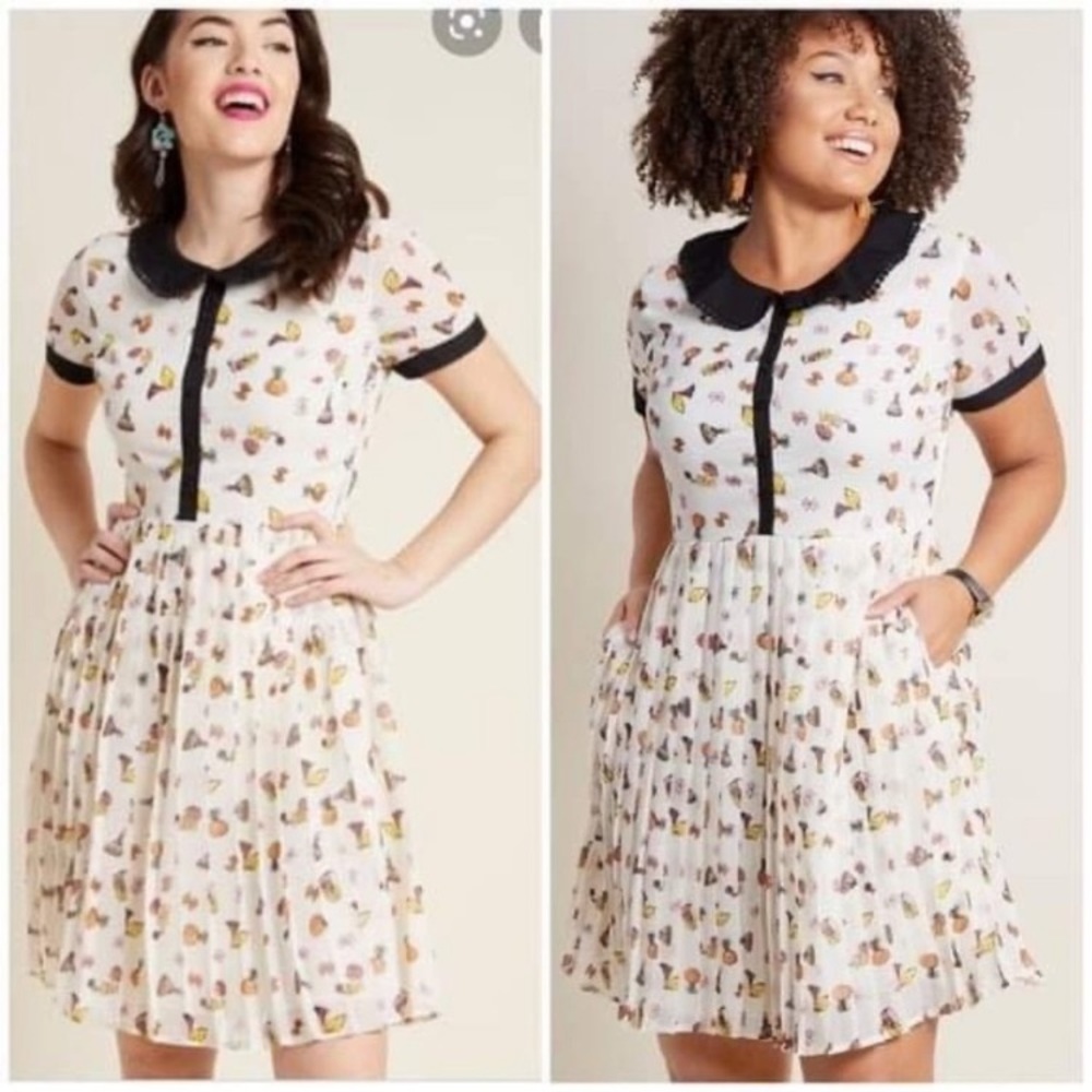 Modcloth Retro Perfumes Bottle Print Pleated Dress Size Small